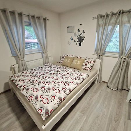 Guesthouse Ella Слуни Екстериор снимка