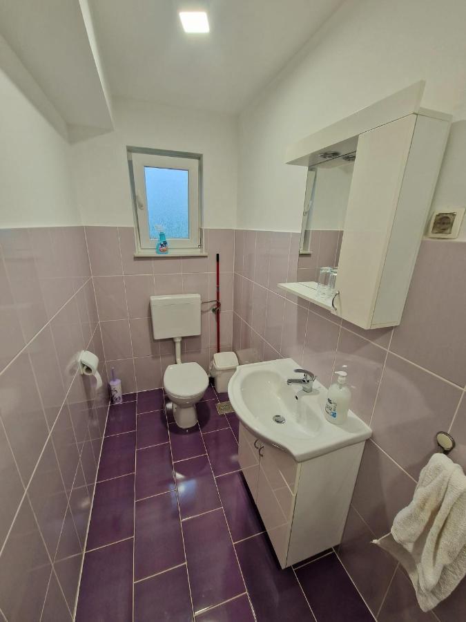 Guesthouse Ella Слуни Екстериор снимка